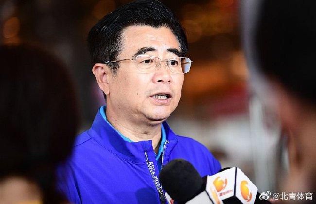 公交车被cao合不拢腿